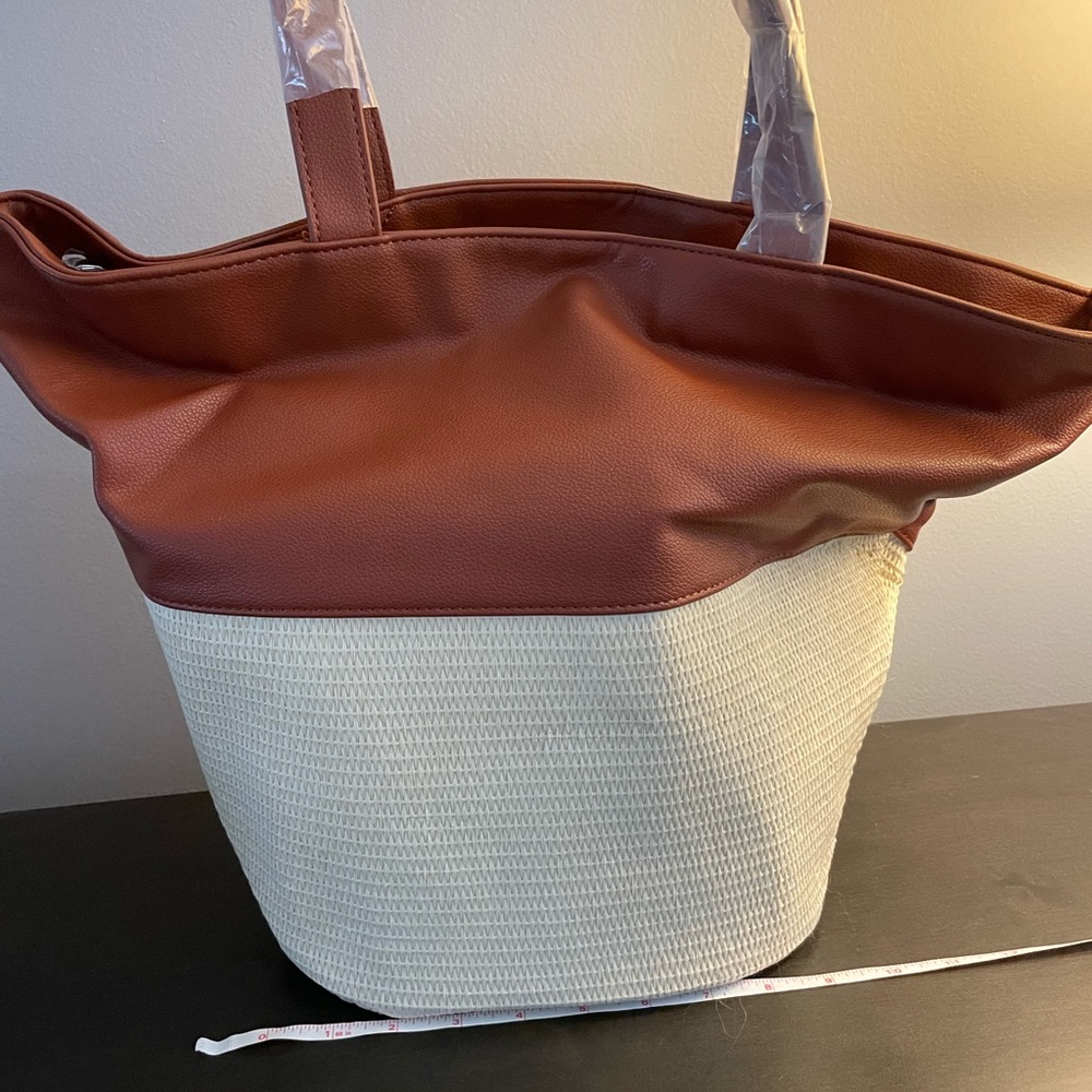 Bluemercury Large Vegan Leather Straw Beach Bag Handle Tote Zip Close 9x5x13.5